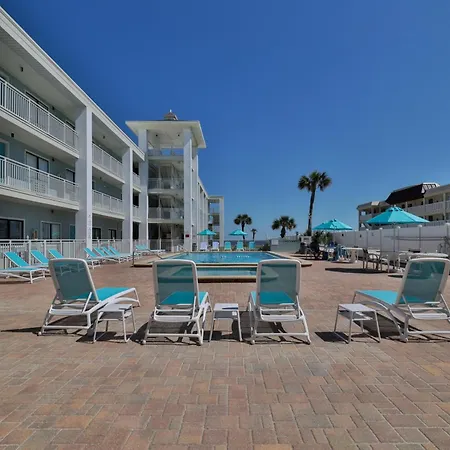 Coastal Waters 107 - A Studio Poolside Retreat